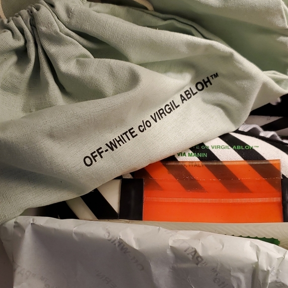 Off-White sneakers - Picture 14 of 16